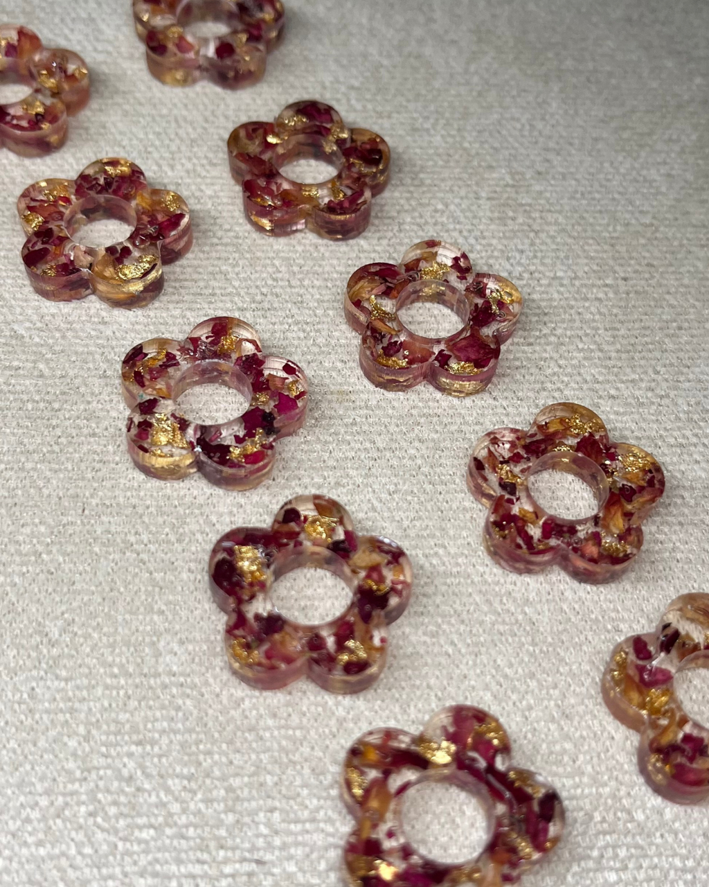 Boucles d'oreilles interchangeables  - Fleurs séchées Bordeaux et feuilles d’or