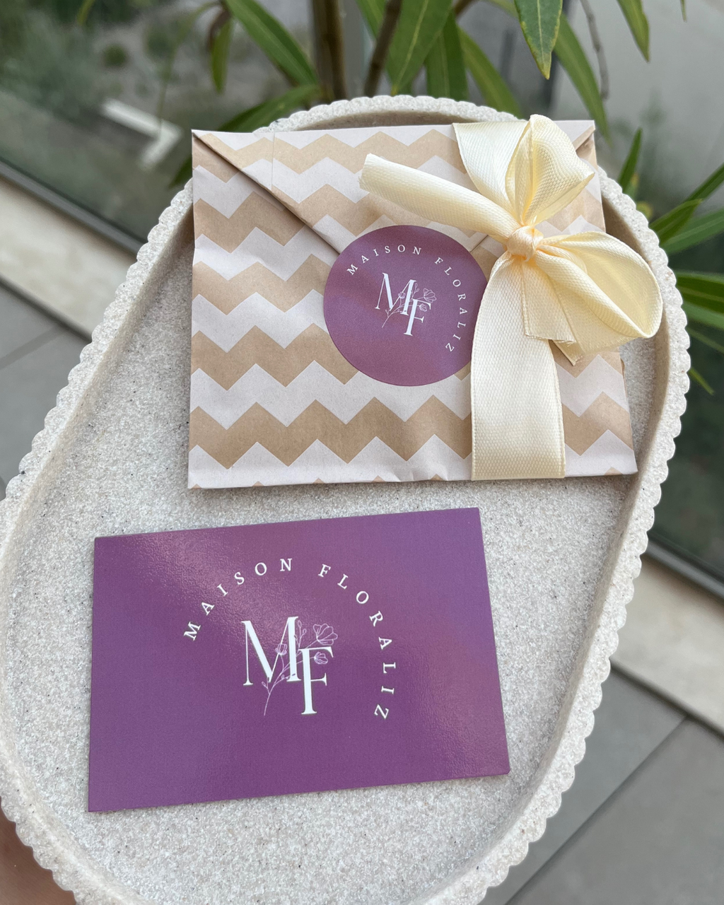 Boucles d'oreilles interchangeables  - Fleurs séchées Bordeaux et feuilles d’or